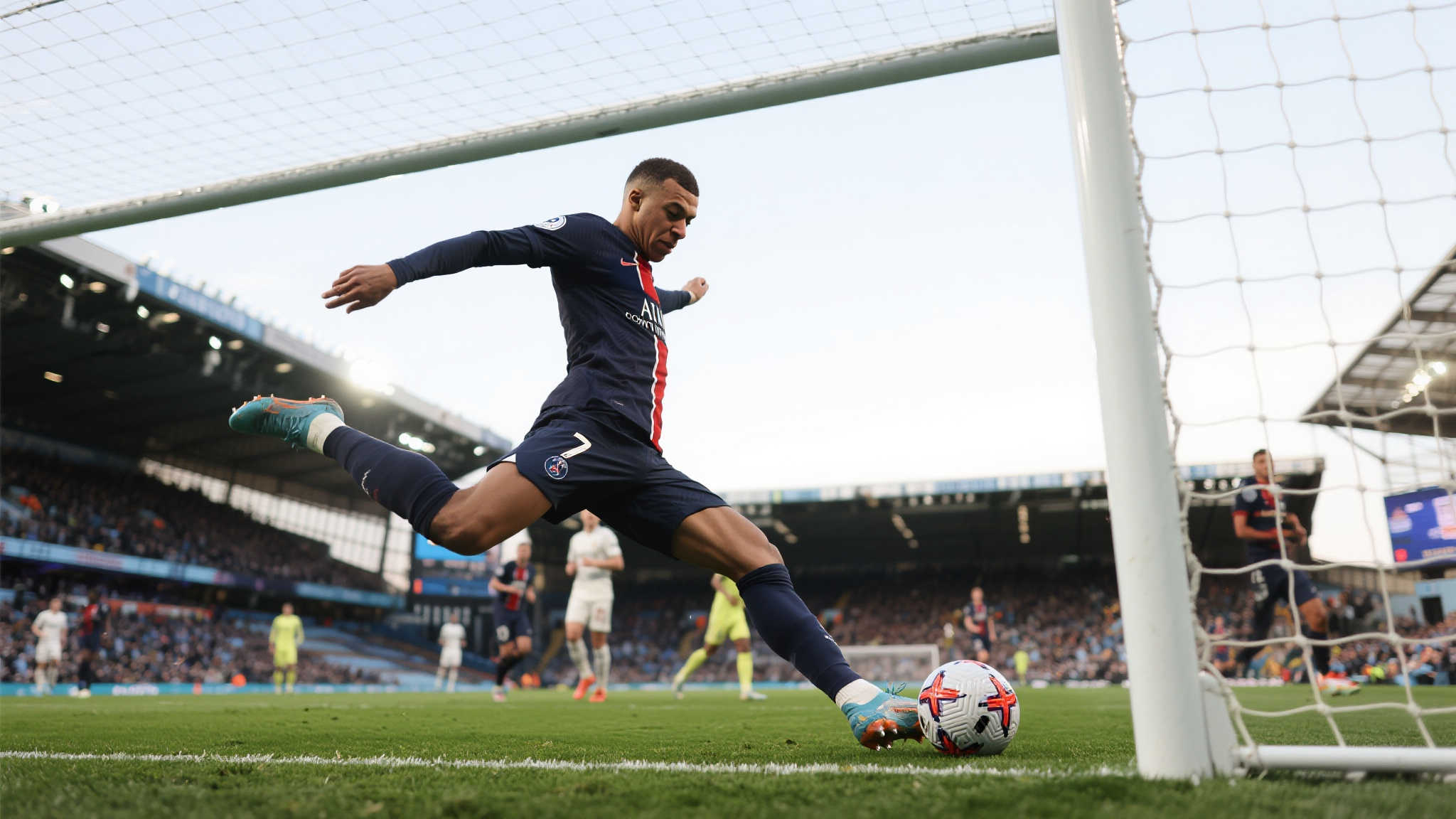 很多业内人士指出，这类高难度破门往往需要运动员兼具